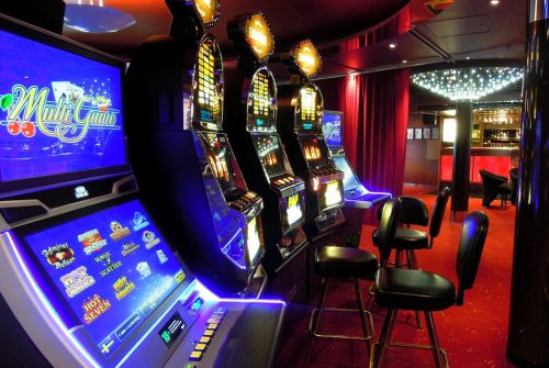 Why do people like to engage in online slot games?